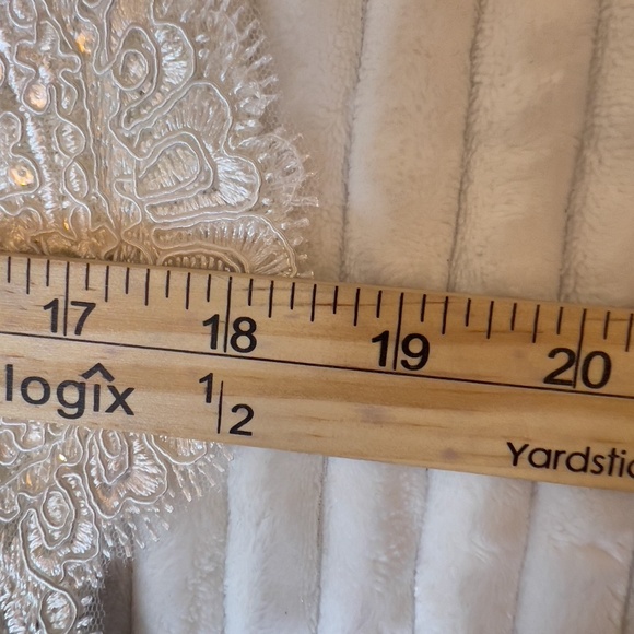 #A259   FT INC  Romantic  White Embroidered  Mesh Top, Sequins NWT XL - Picture 9 of 11